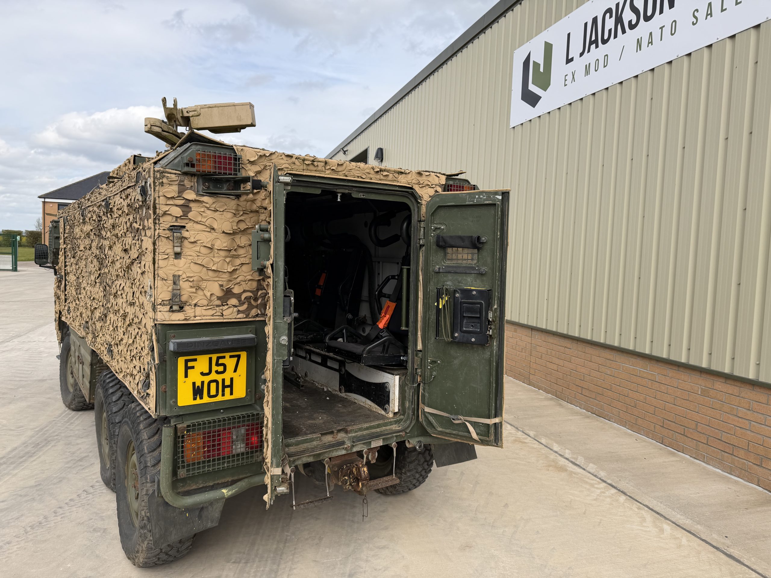 Pinzgauer Vector 718 6×6 Armoured Patrol Vehicle