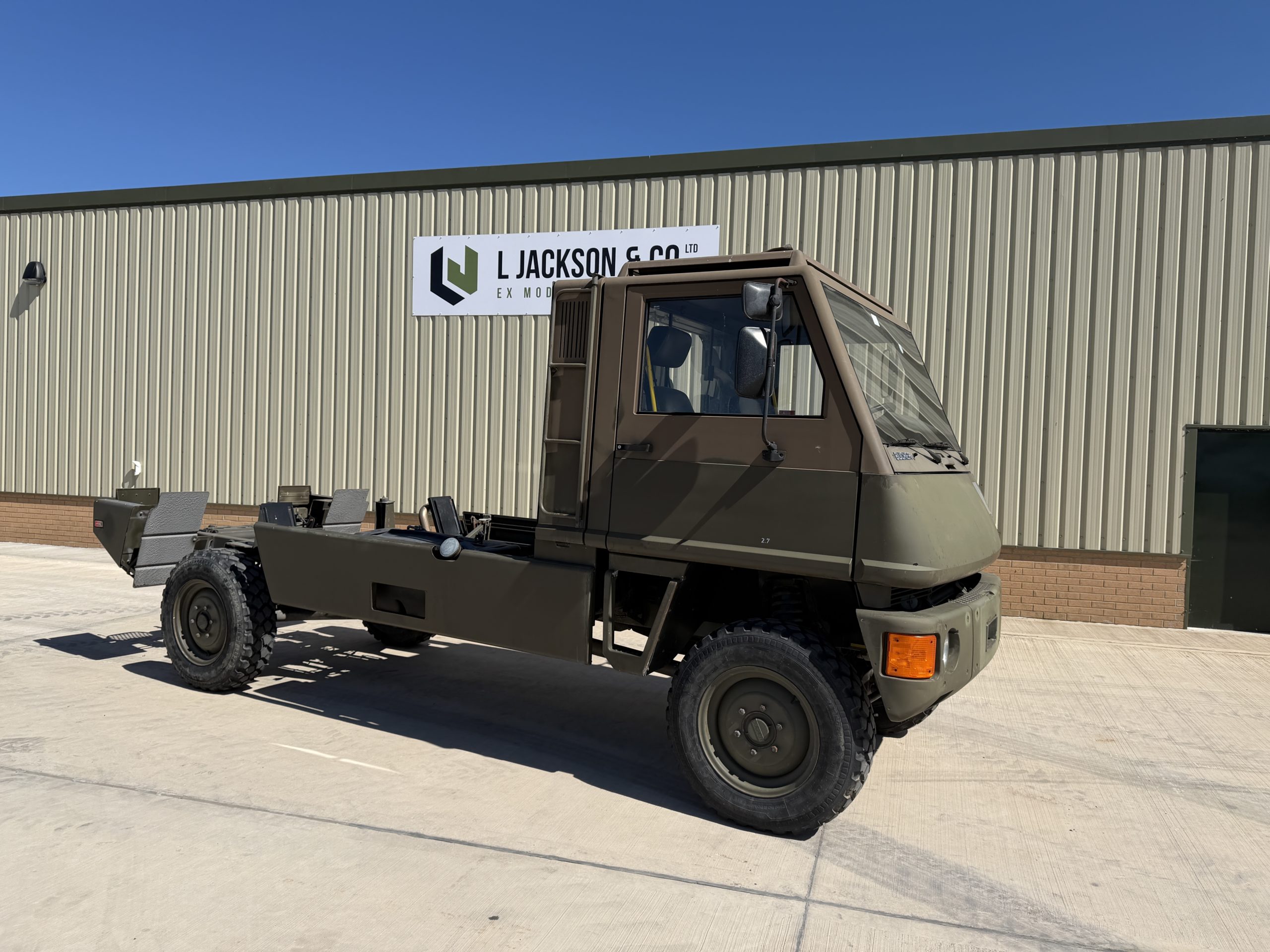 Bucher Duro 1 4×4 Chassis Cab