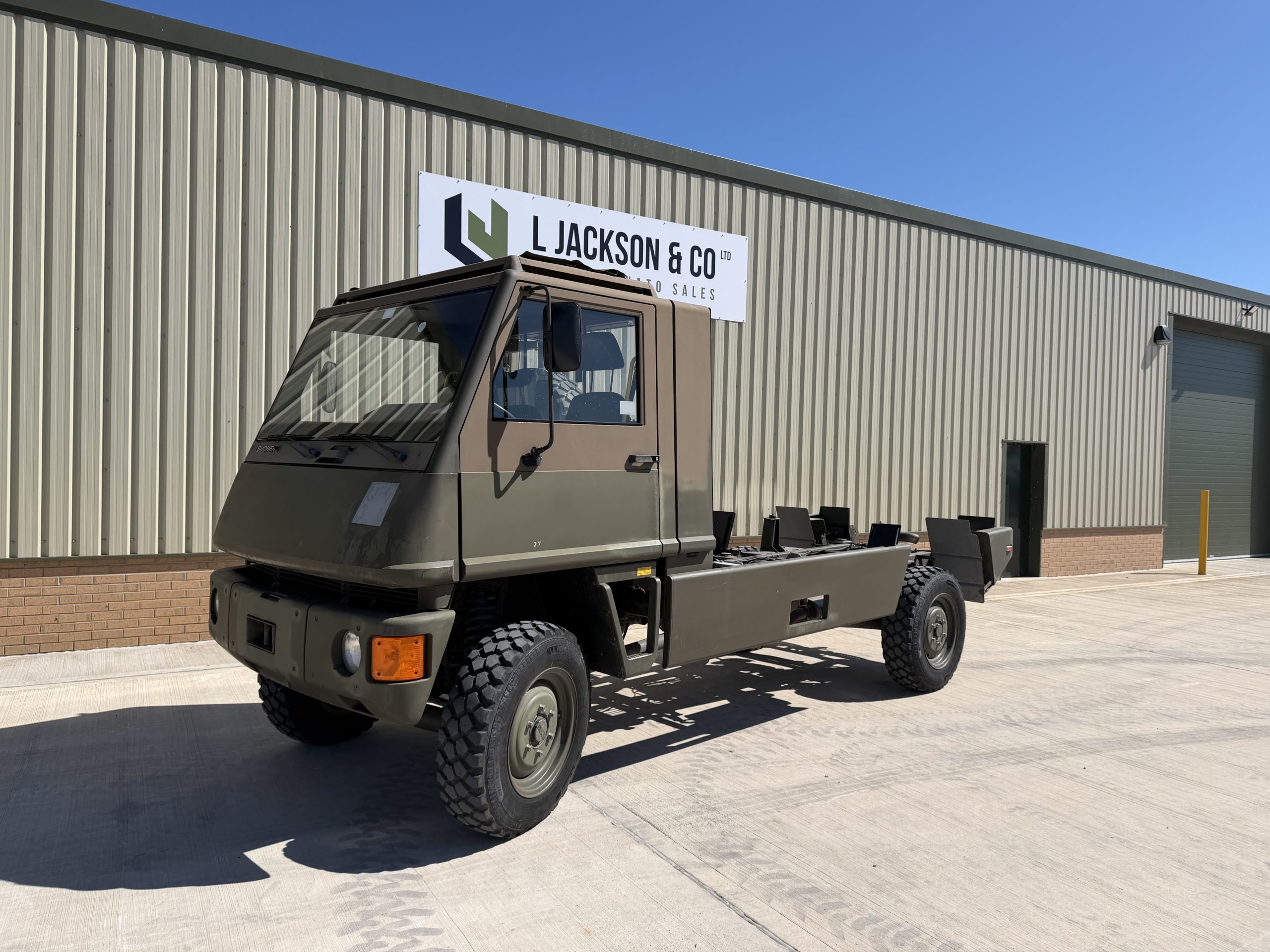 Bucher Duro 1 4×4 Chassis Cab
