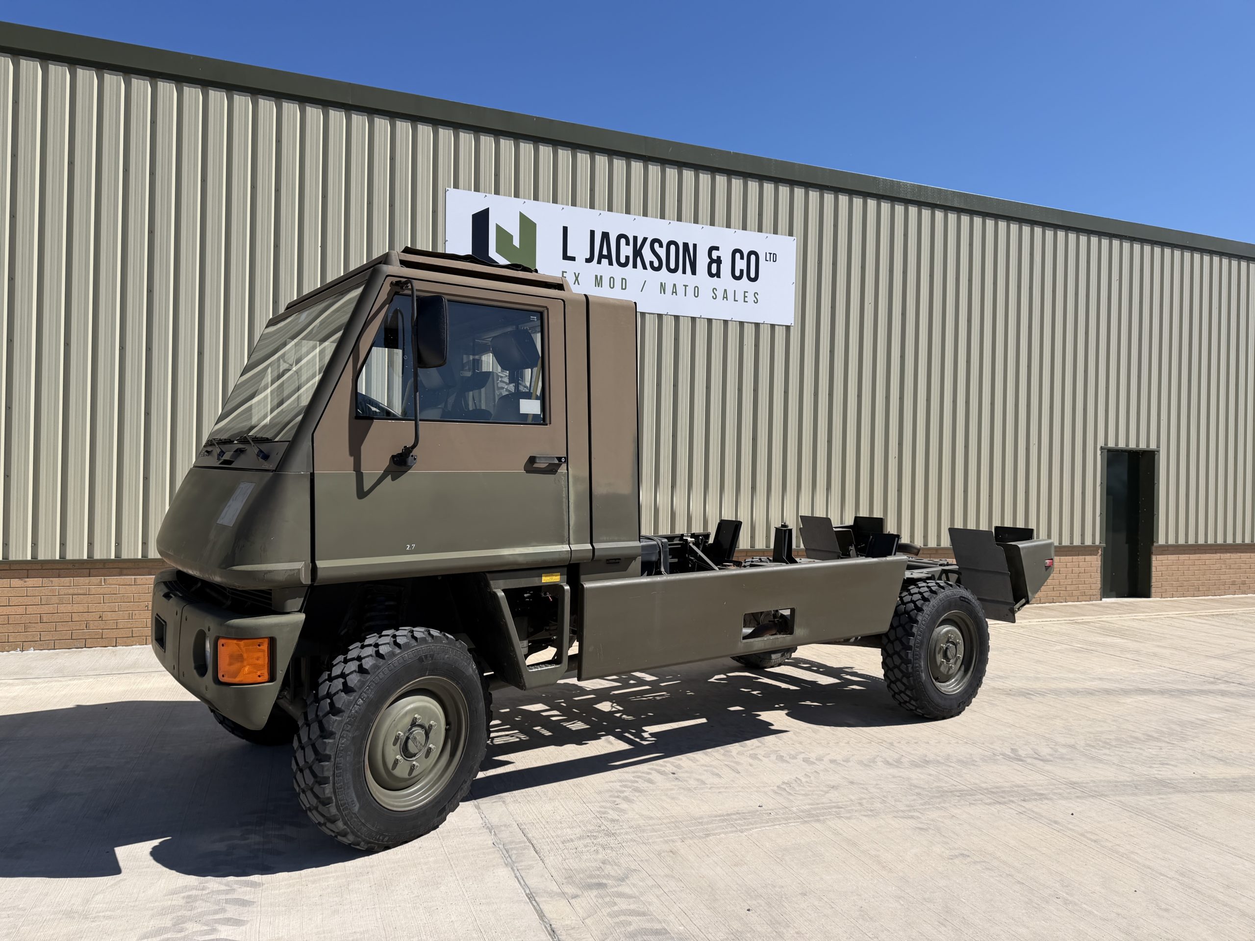 Bucher Duro 1 4×4 Chassis Cab