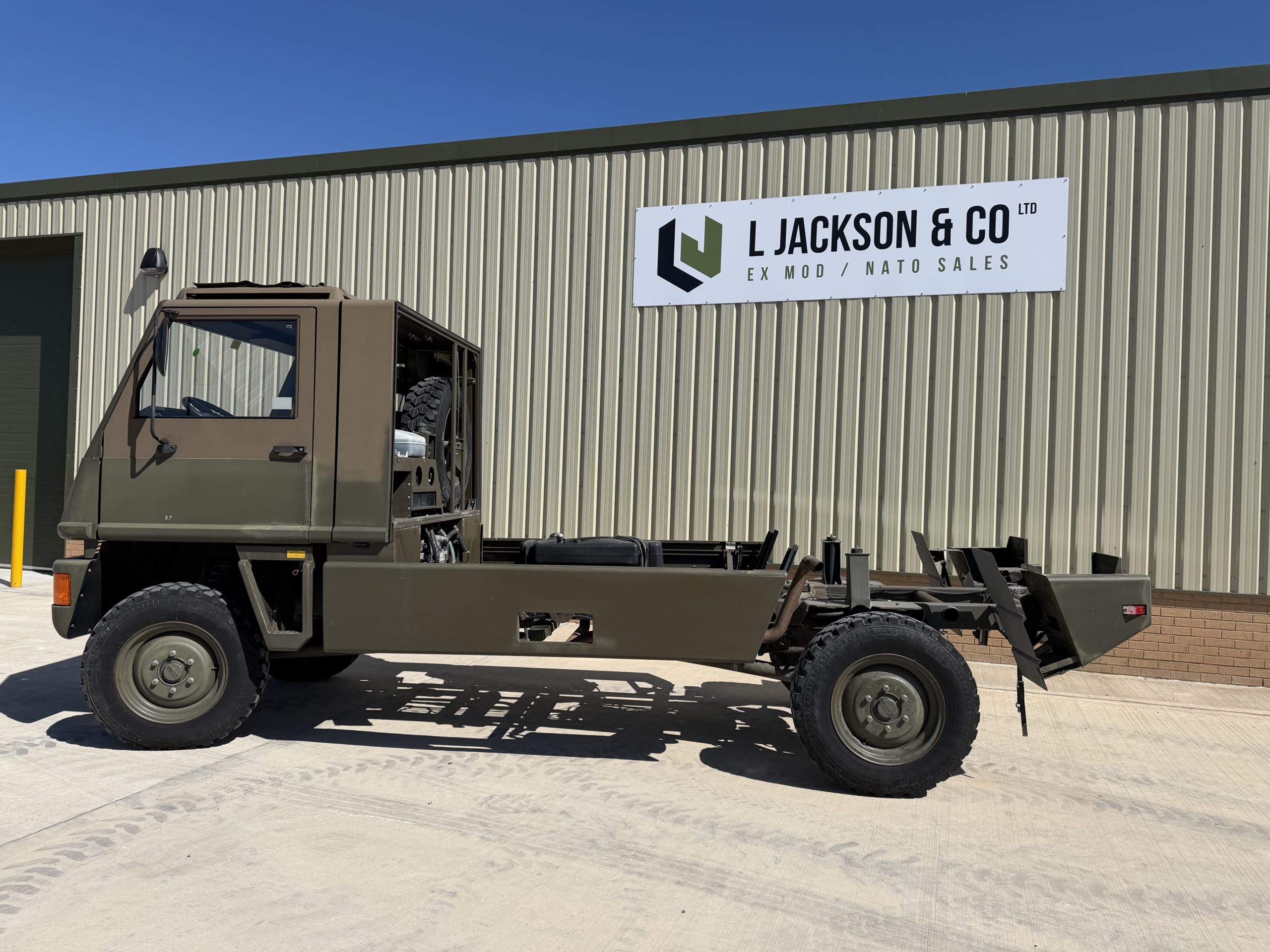 Bucher Duro 1 4×4 Chassis Cab