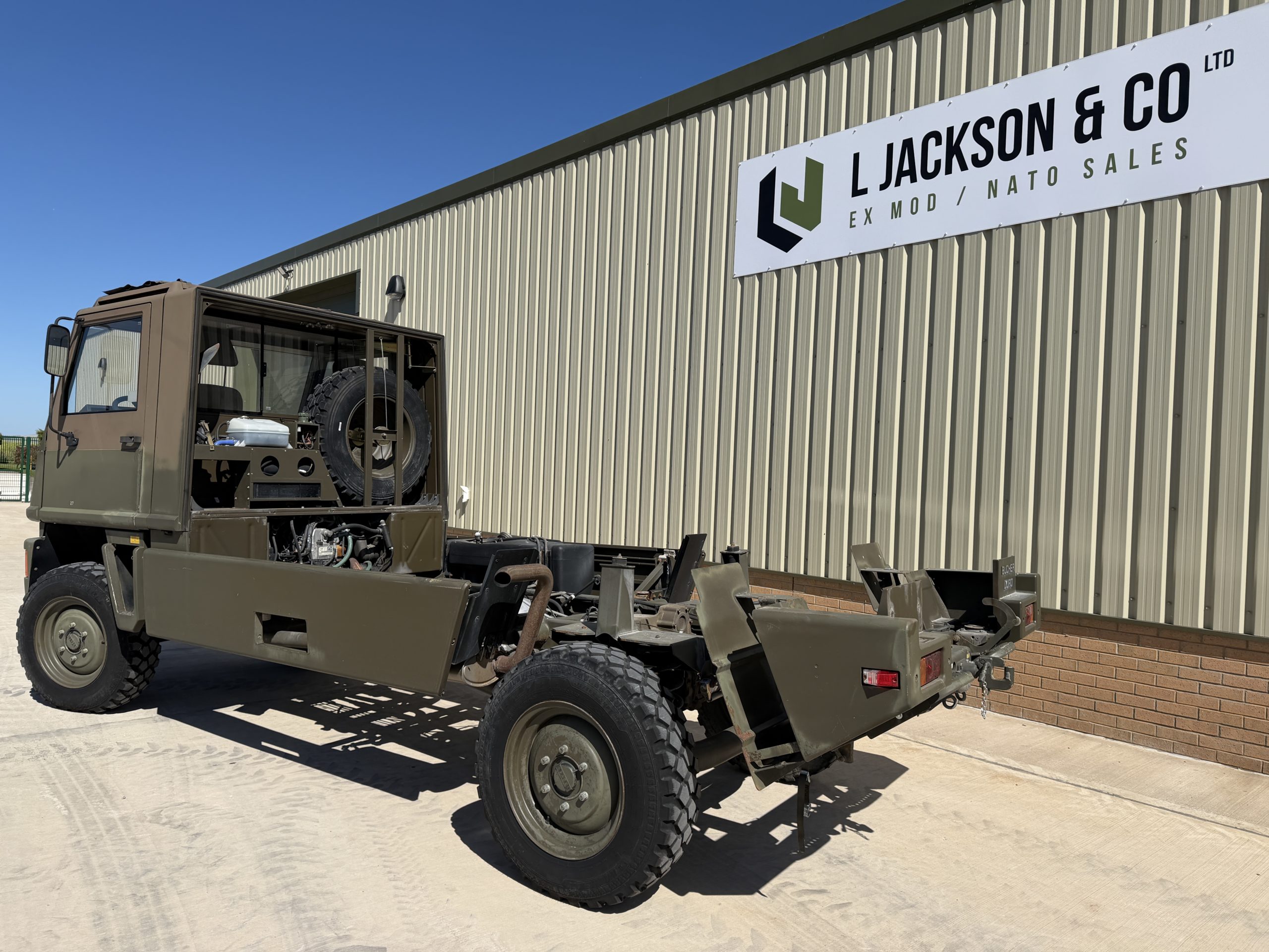 Bucher Duro 1 4×4 Chassis Cab