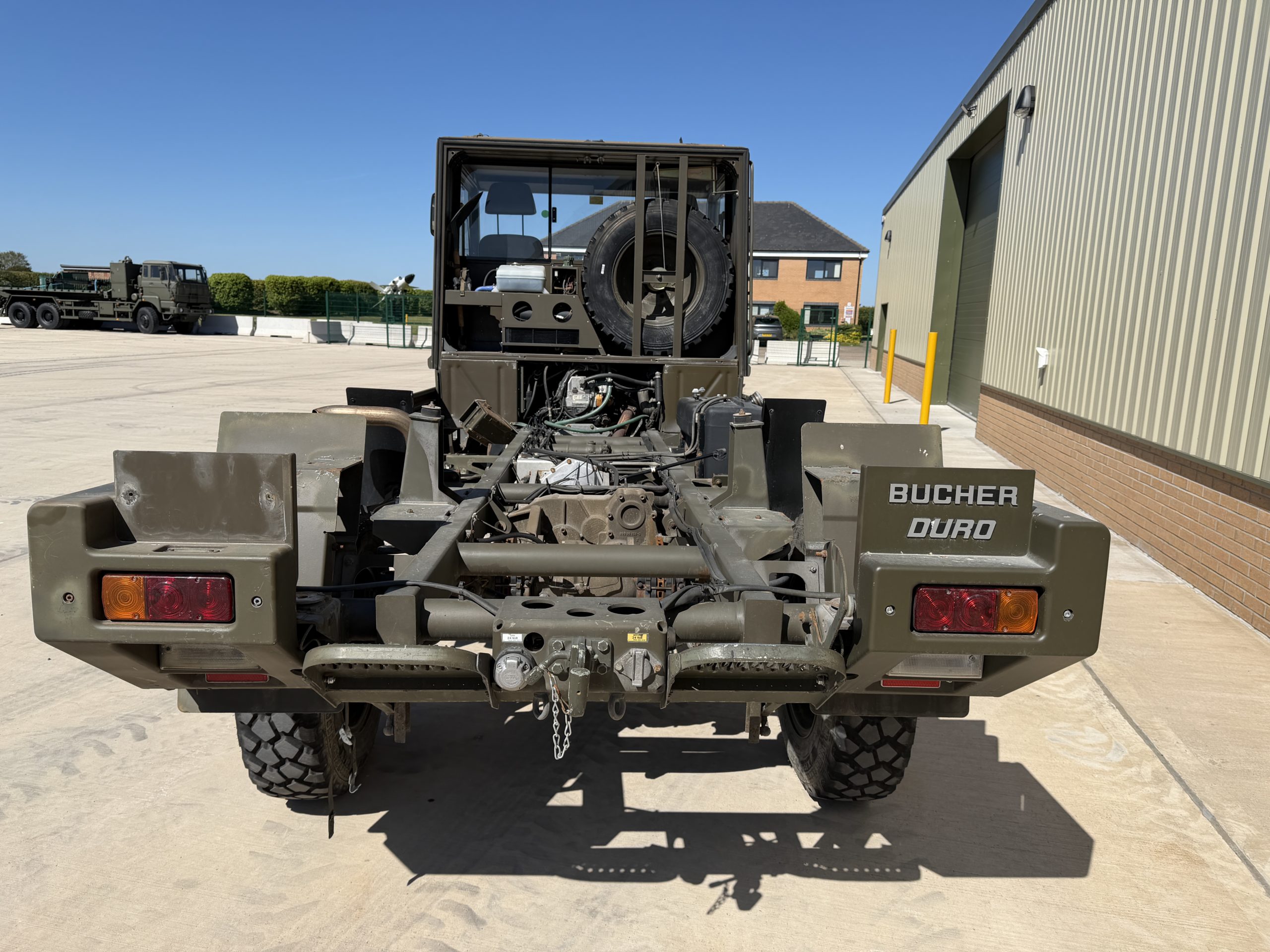 Bucher Duro 1 4×4 Chassis Cab