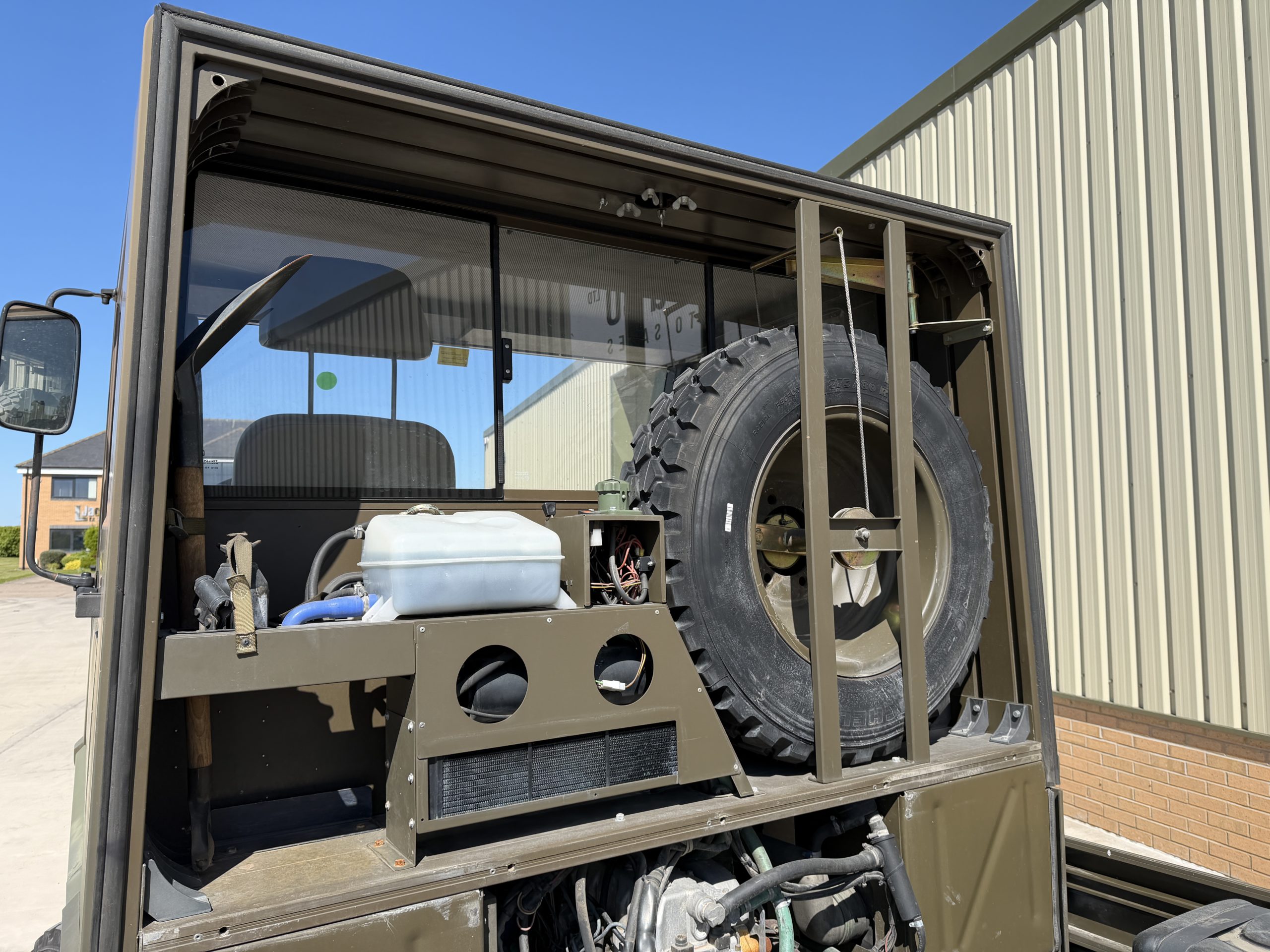 Bucher Duro 1 4×4 Chassis Cab