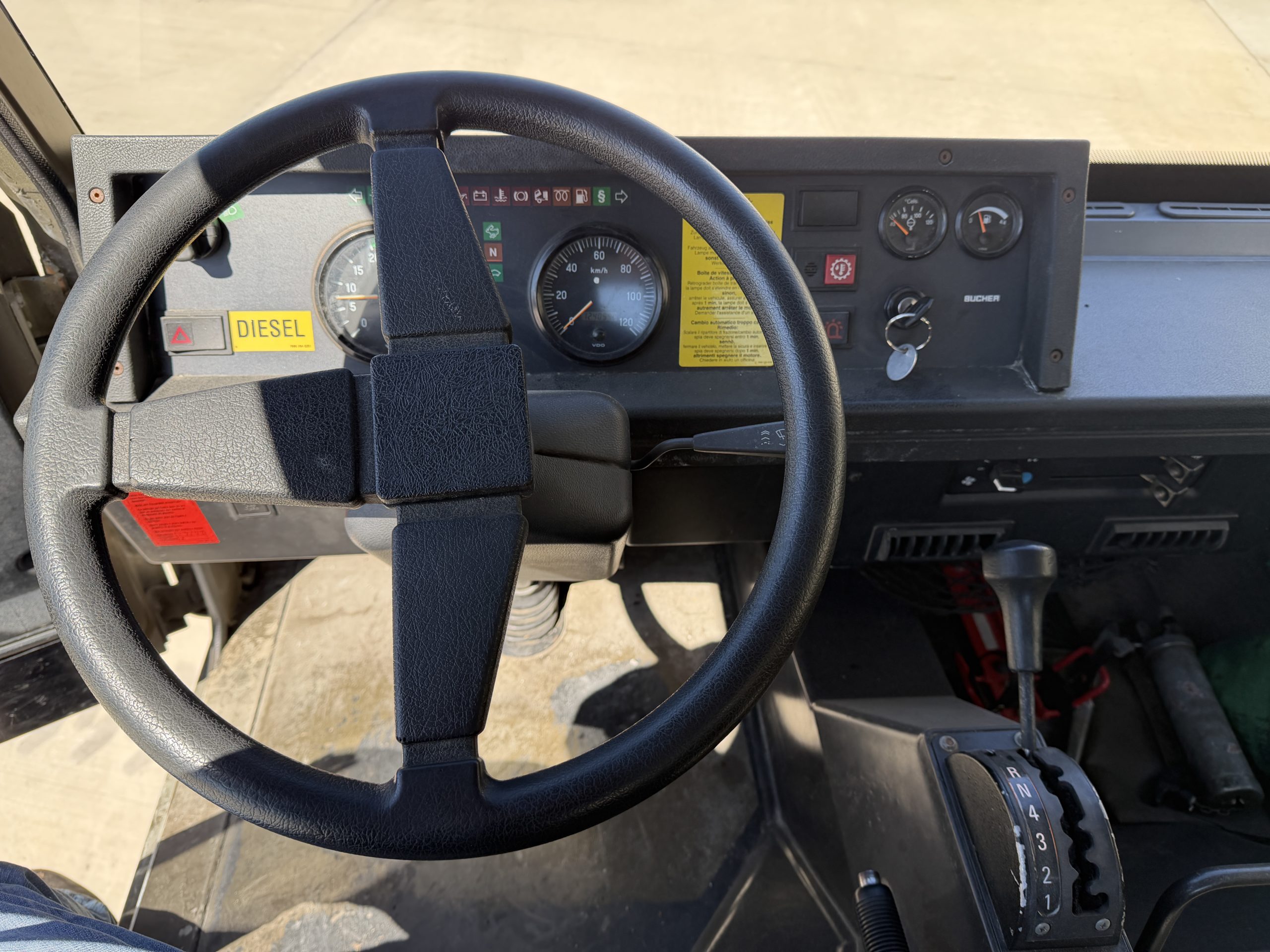 Bucher Duro 1 4×4 Chassis Cab