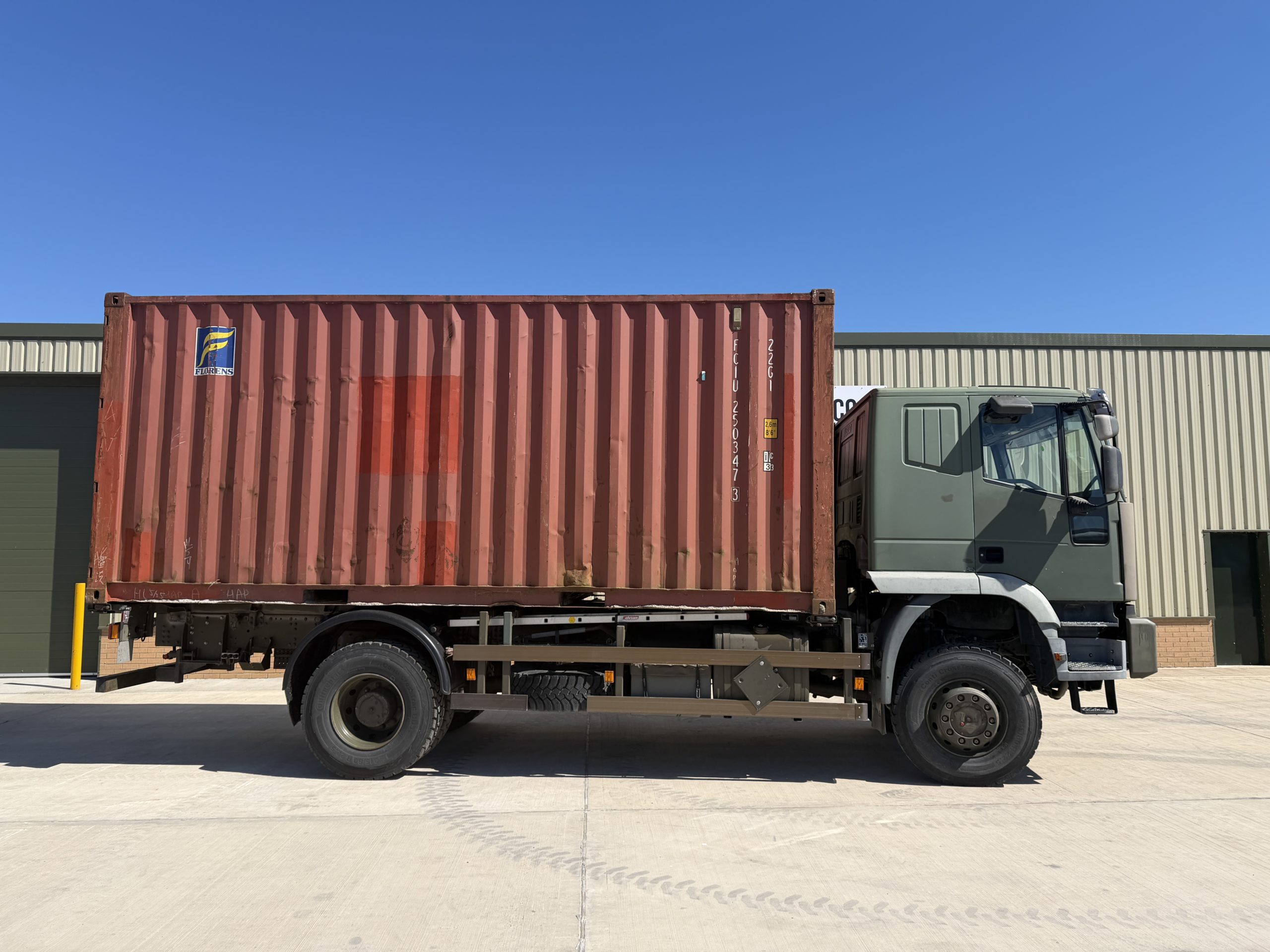 Iveco Eurotrakker 190E35 4×4 20FT Container Truck
