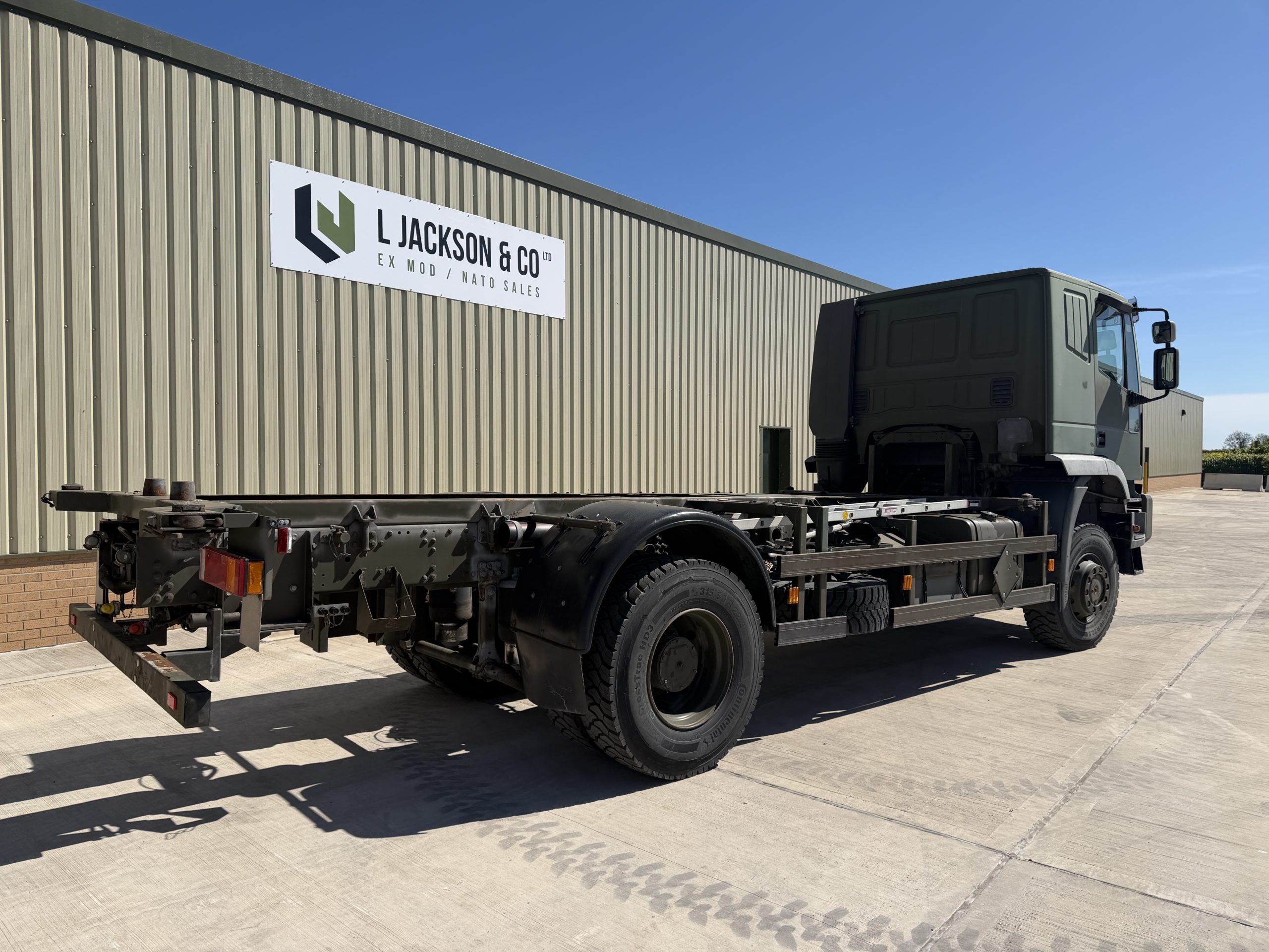 Iveco Eurotrakker 190E35 4×4 20FT Container Truck