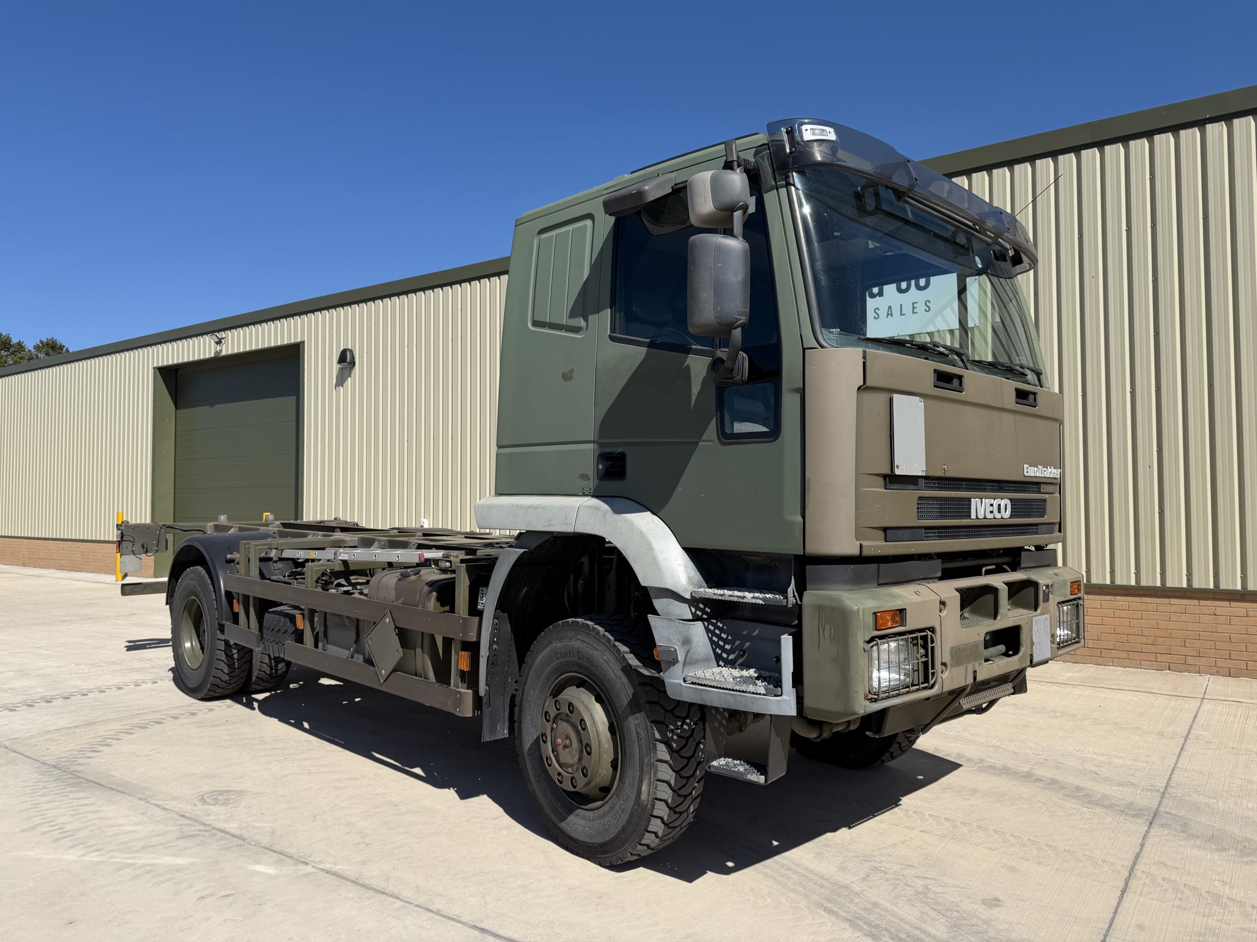 Iveco Eurotrakker 190E35 4×4 20FT Container Truck