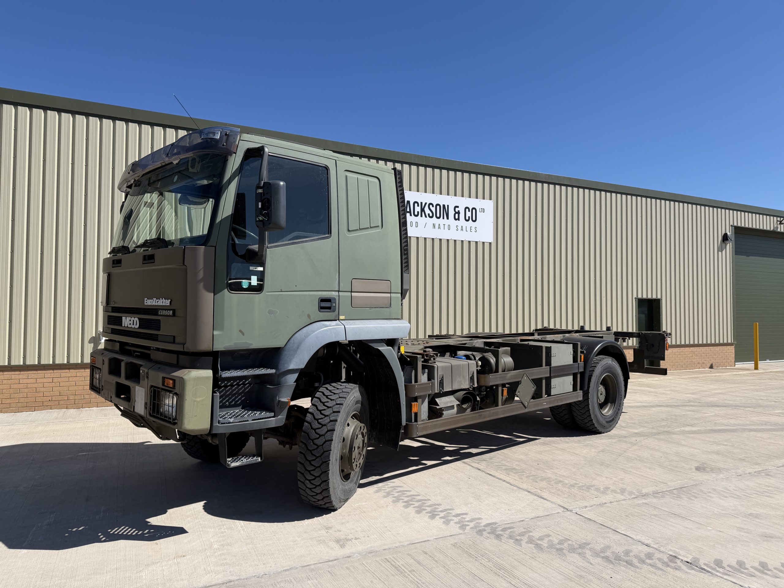 Iveco Eurotrakker 190E35 4×4 20FT Container Truck