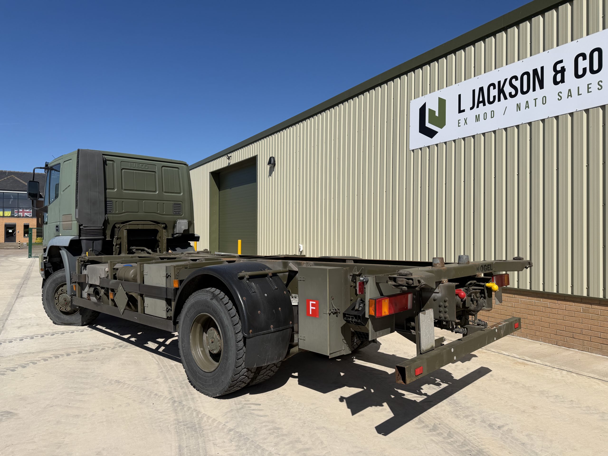 Iveco Eurotrakker 190E35 4×4 20FT Container Truck