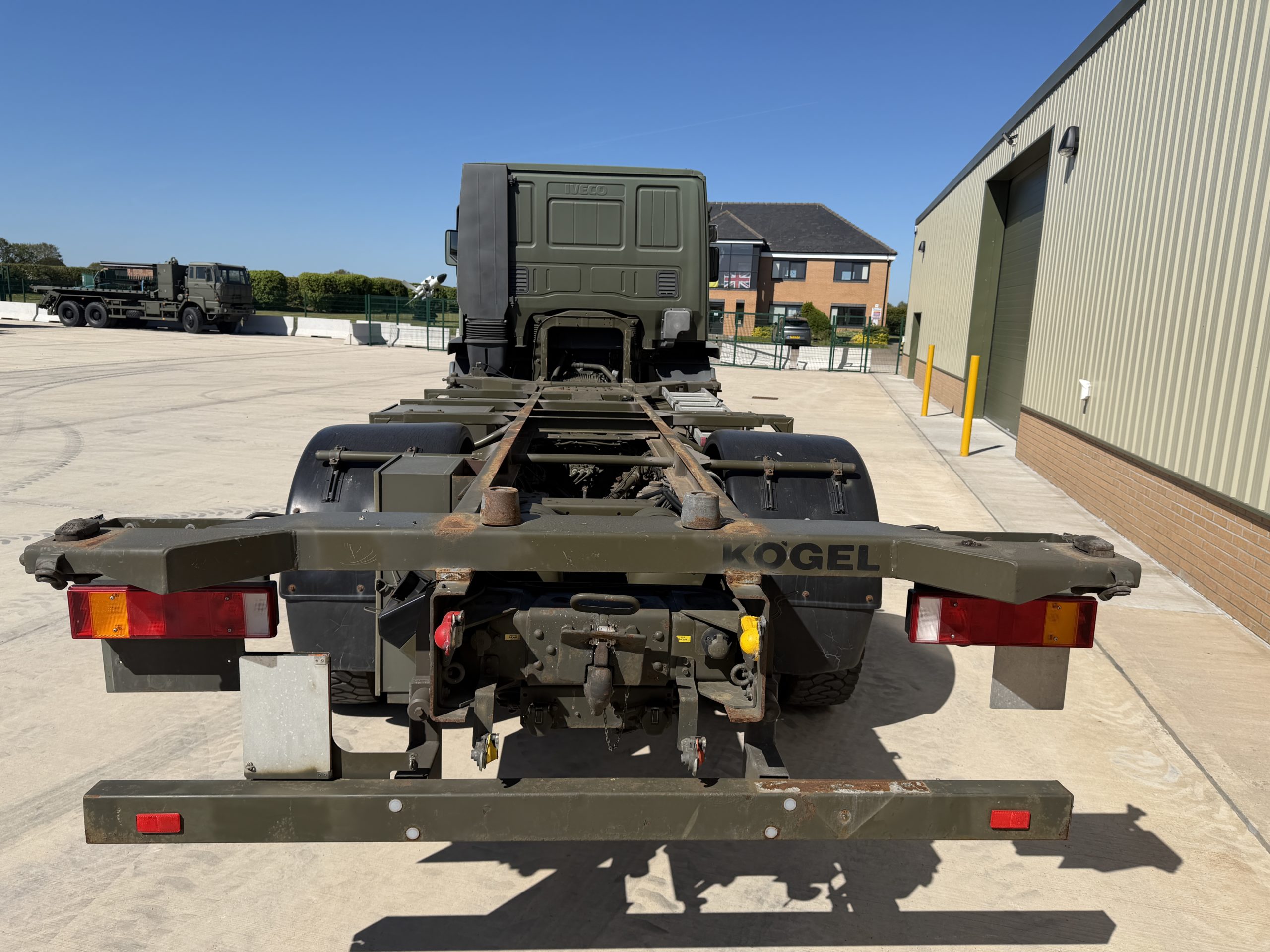 Iveco Eurotrakker 190E35 4×4 20FT Container Truck