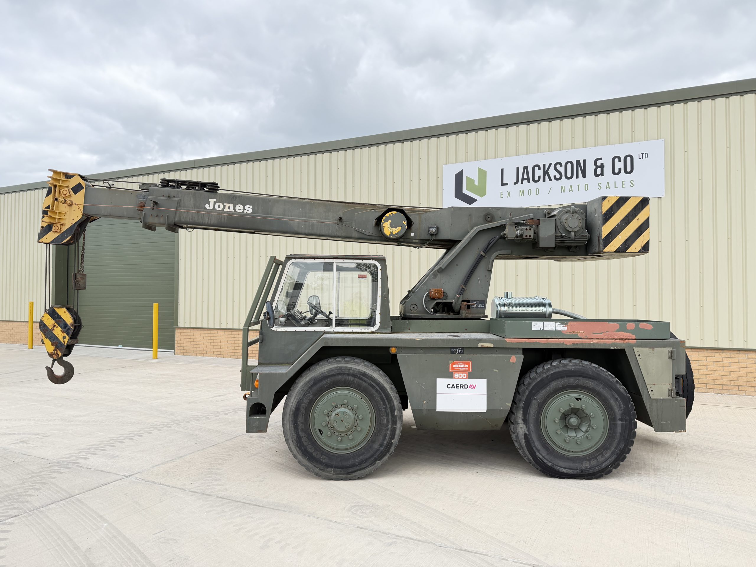 Jones IF8M Crane