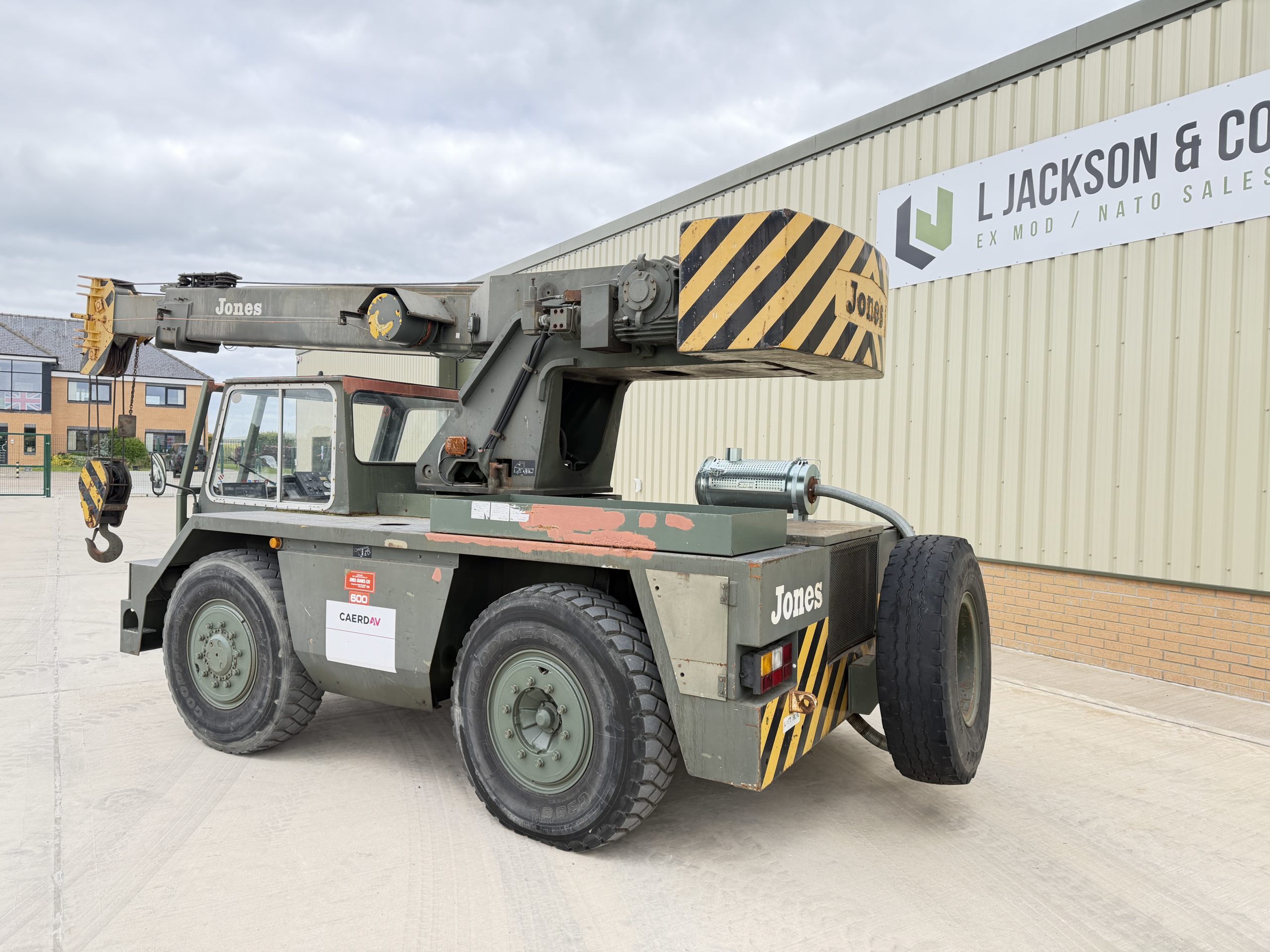 Jones IF8M Crane