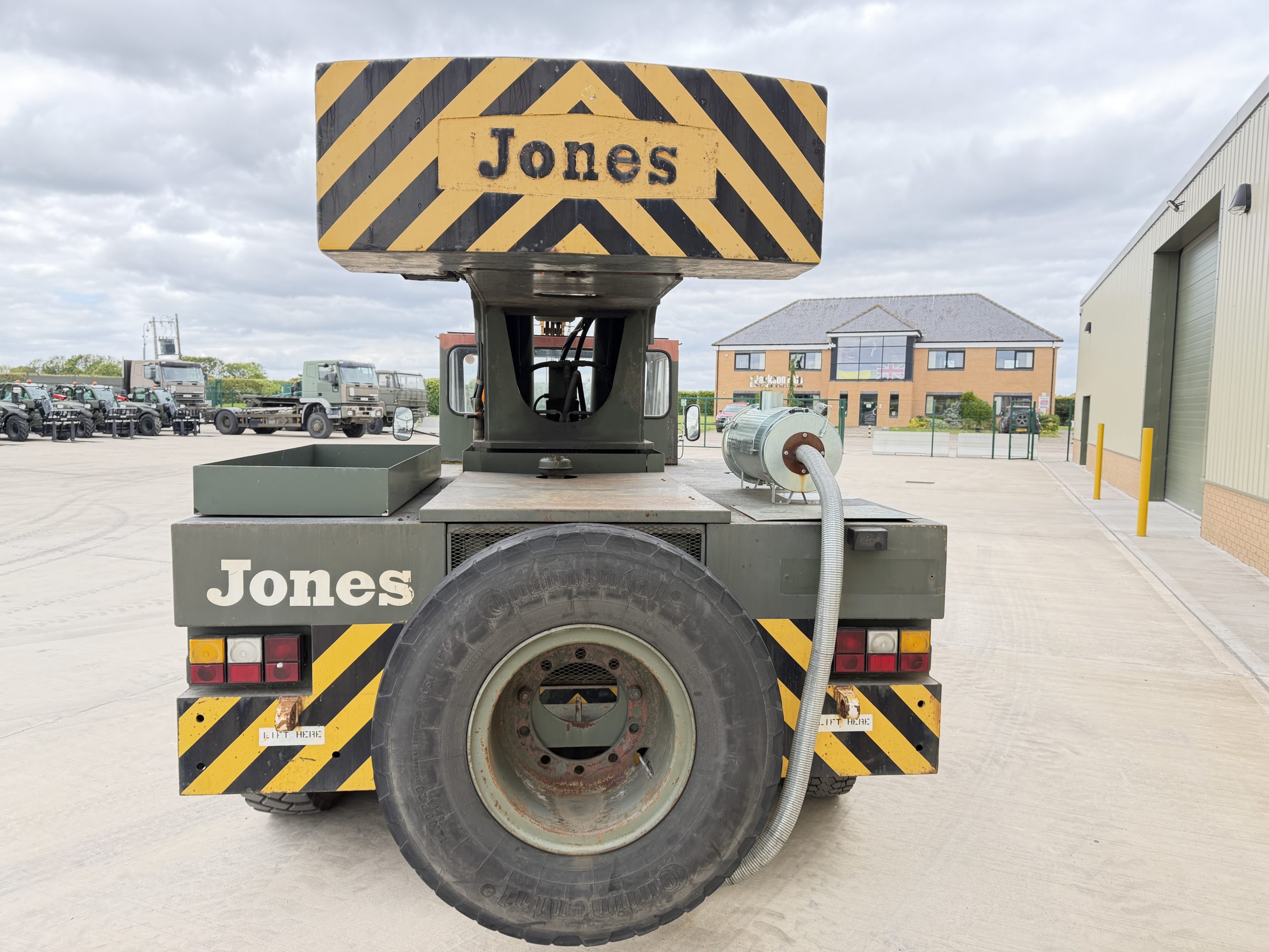 Jones IF8M Crane