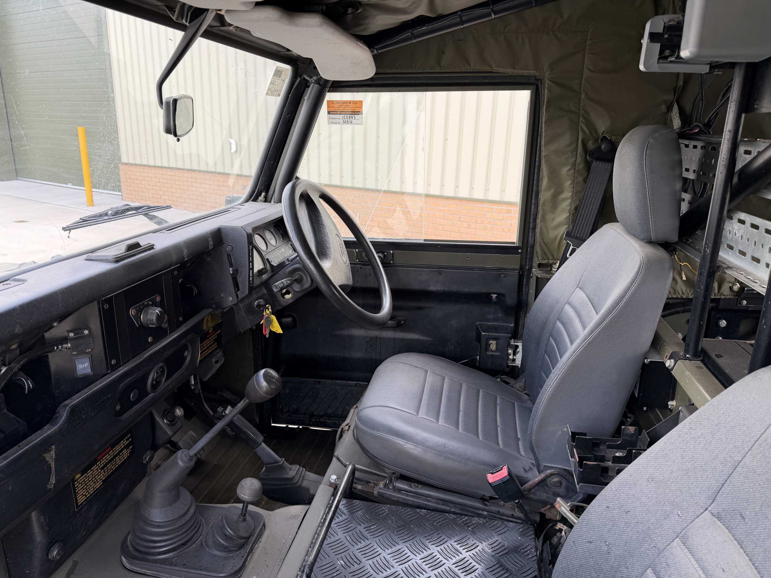 Land Rover Defender 90 Wolf RHD Hard Top Remus