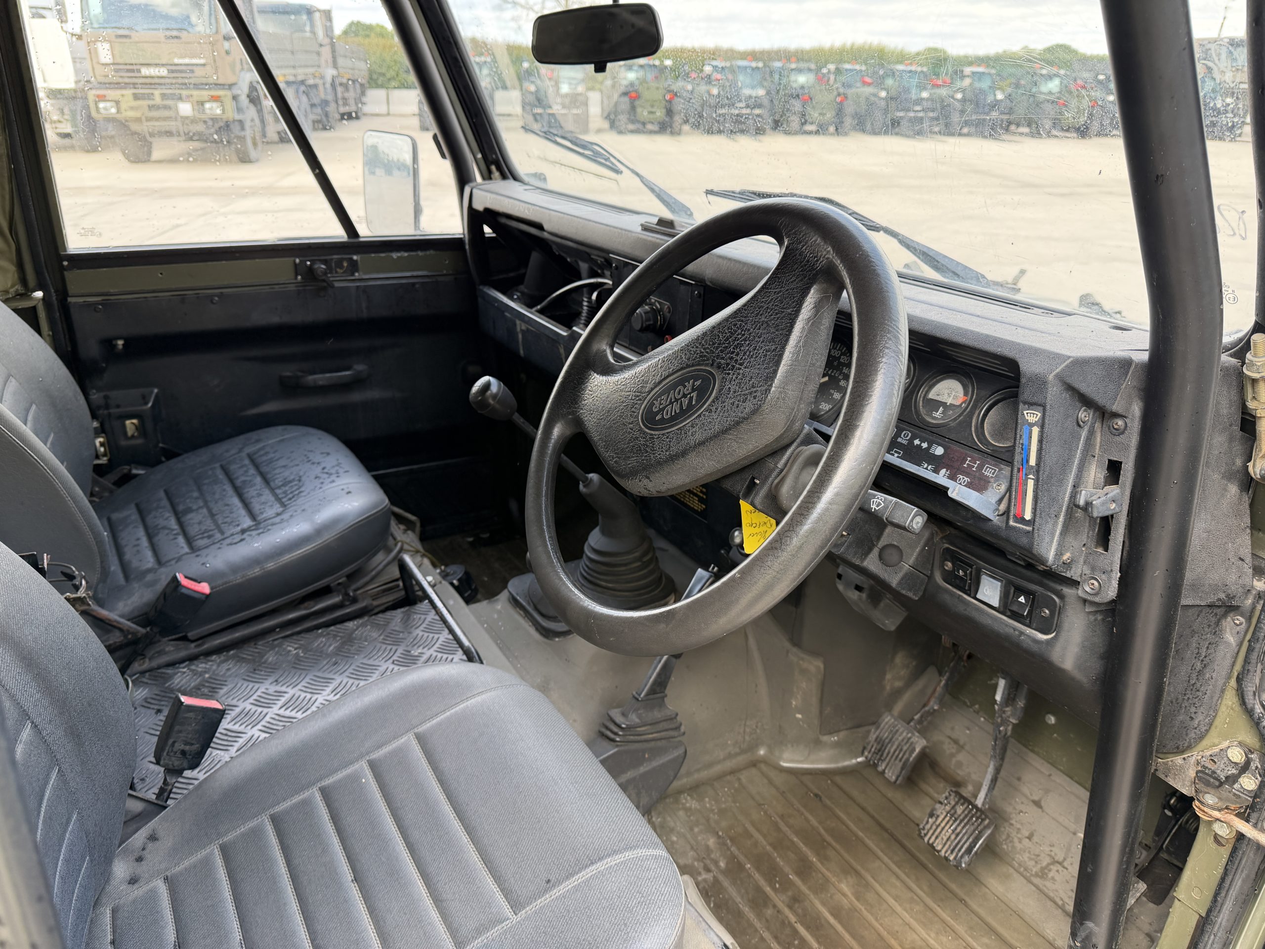 Land Rover Defender 90 Wolf RHD Hard Top Remus