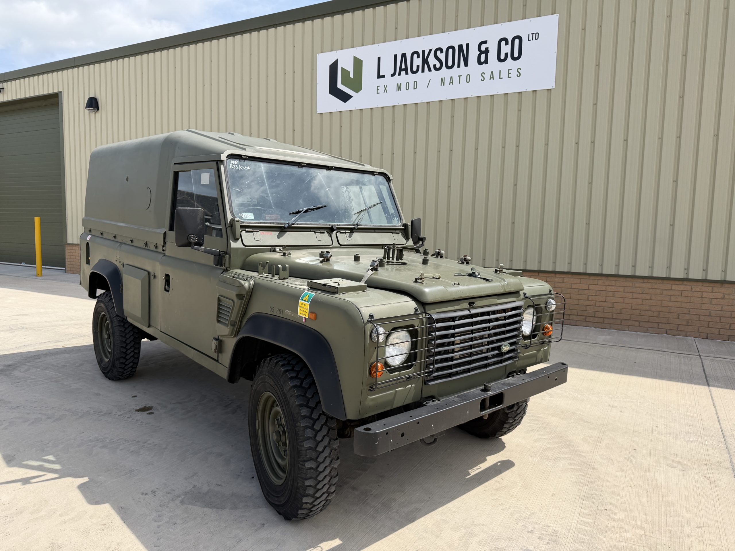Land Rover Defender Wolf 110 RHD Hard Top