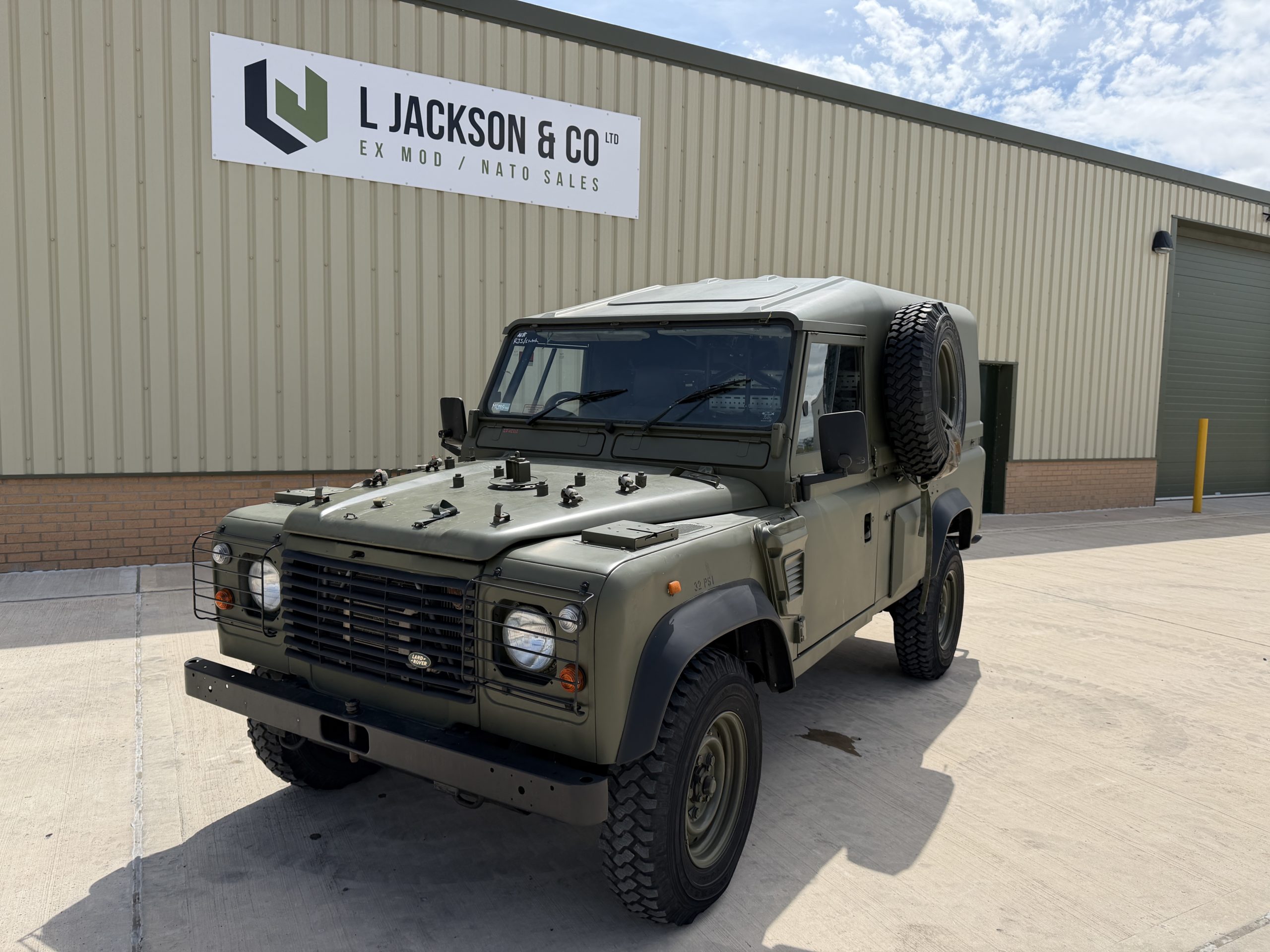 Land Rover Defender Wolf 110 RHD Hard Top