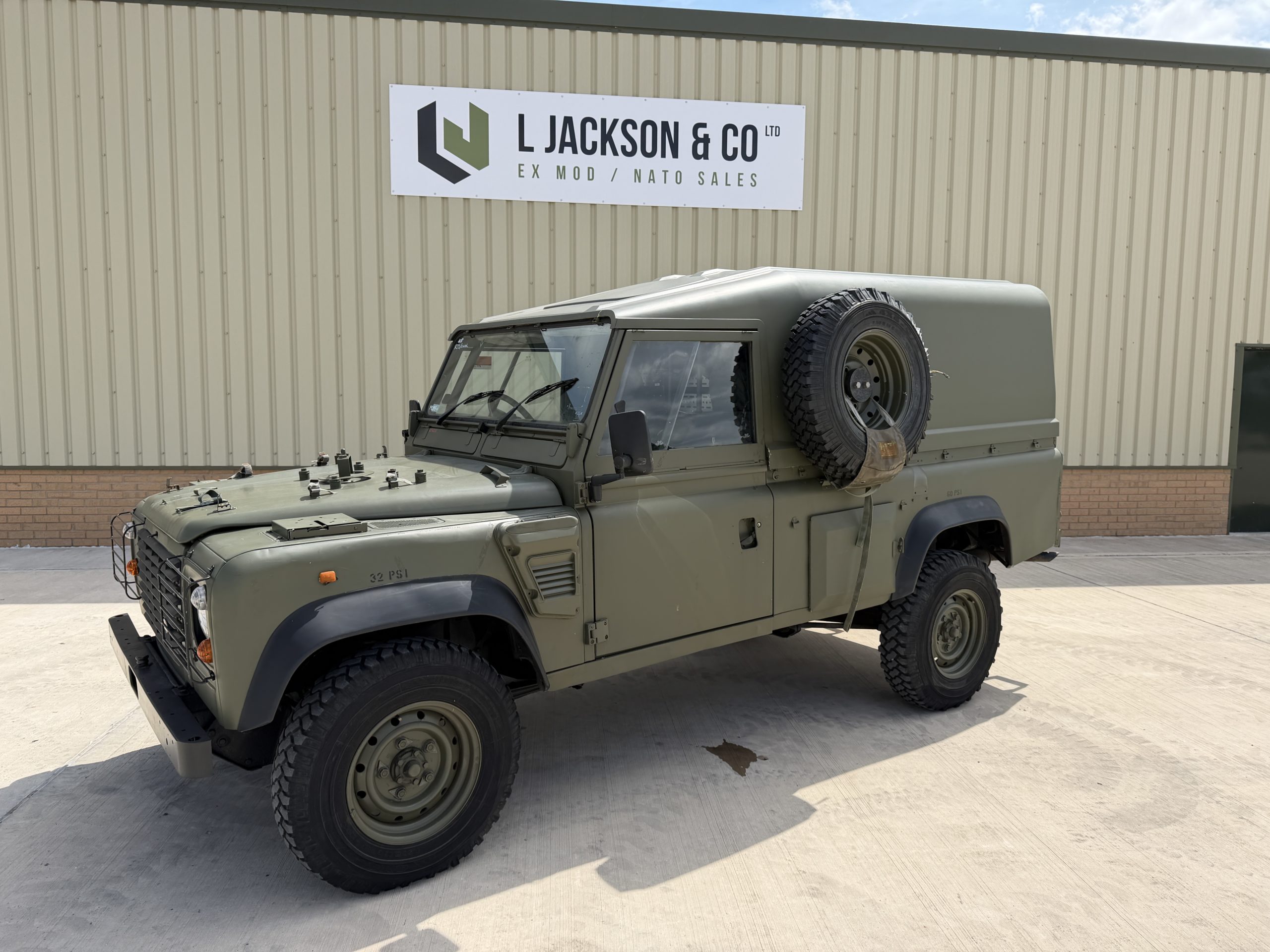 Land Rover Defender Wolf 110 RHD Hard Top