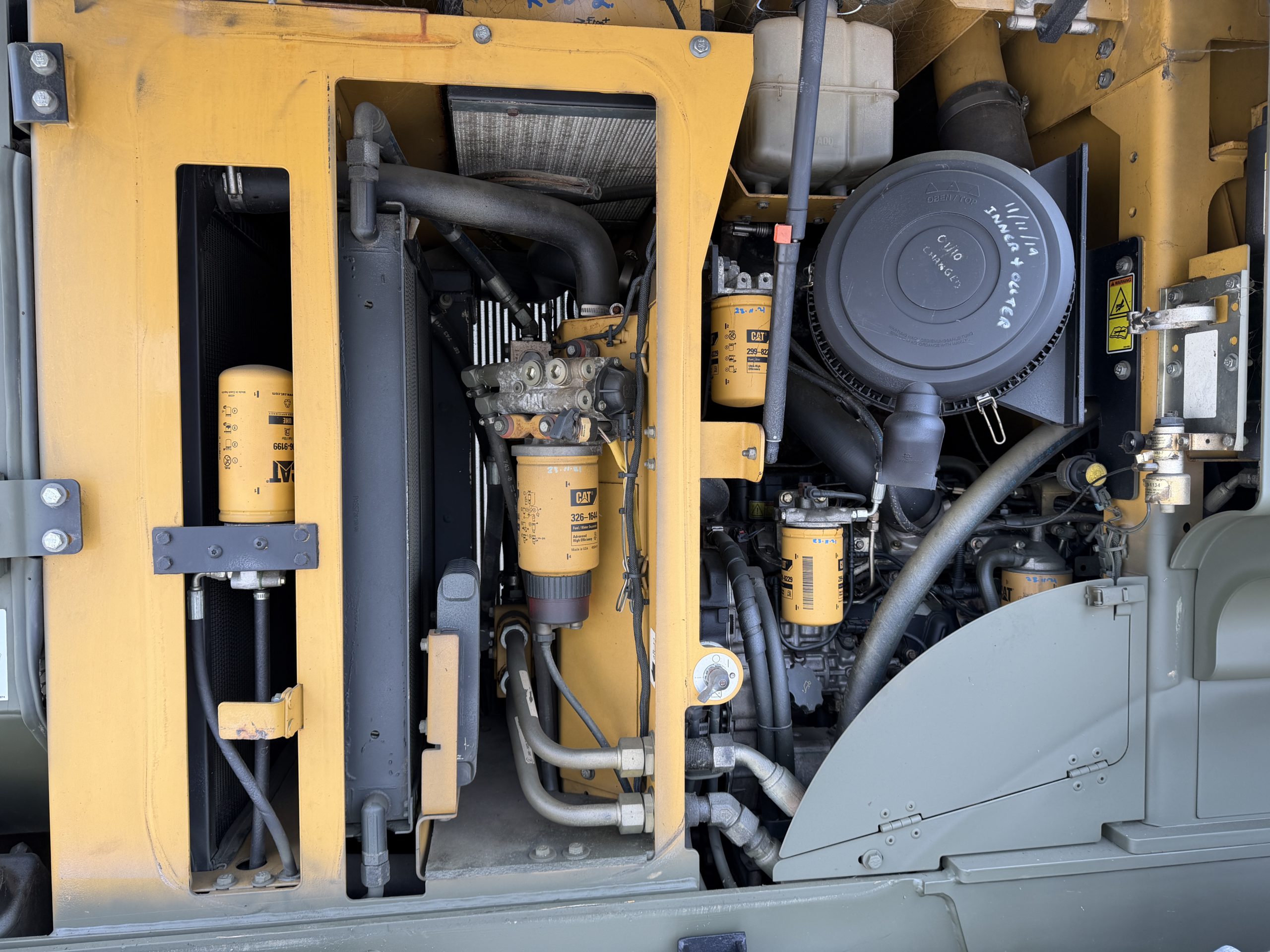 Caterpillar 928H/IT28 Rough Terrain Forklift