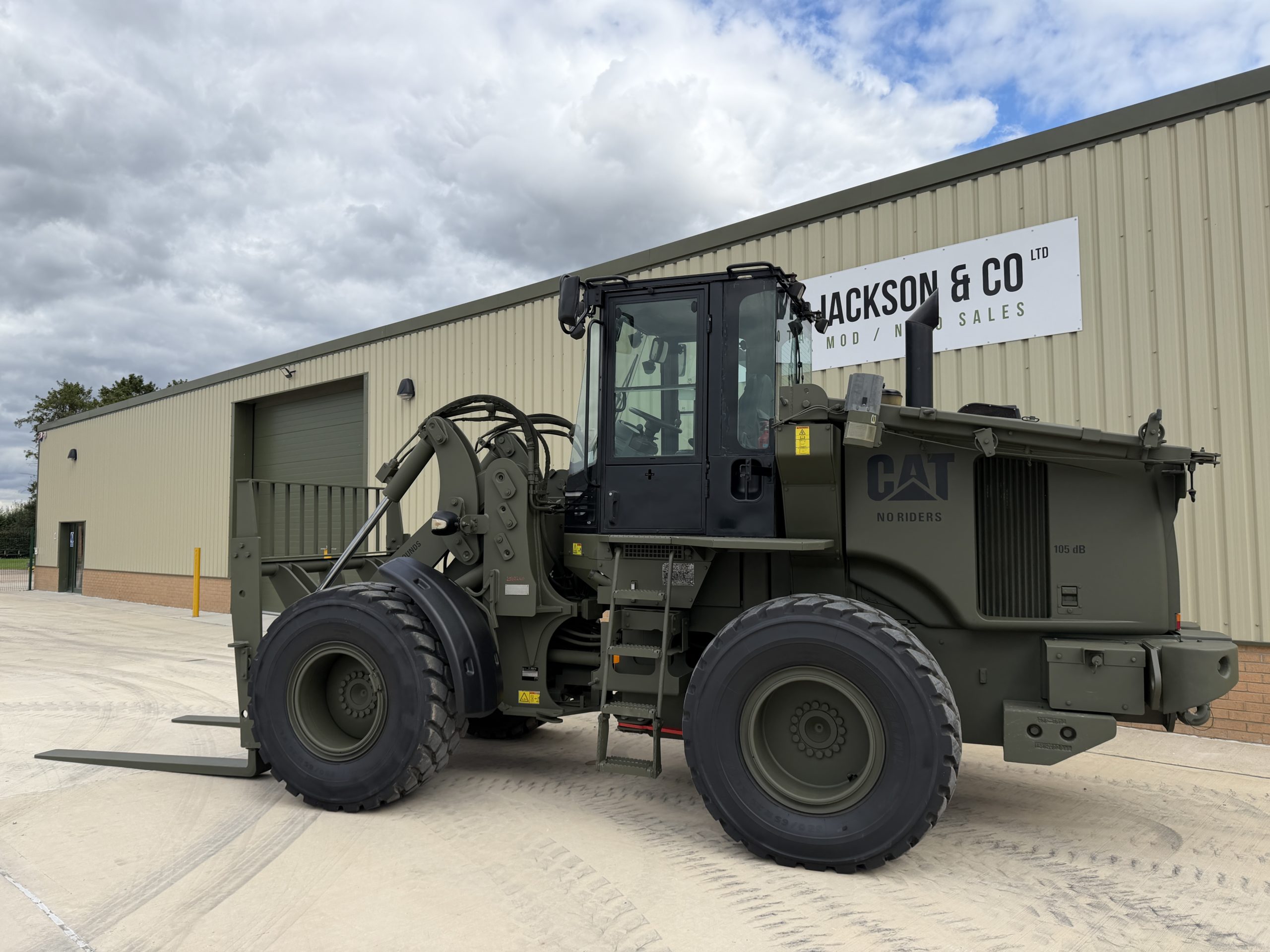 Caterpillar 928H/IT28 Rough Terrain Forklift