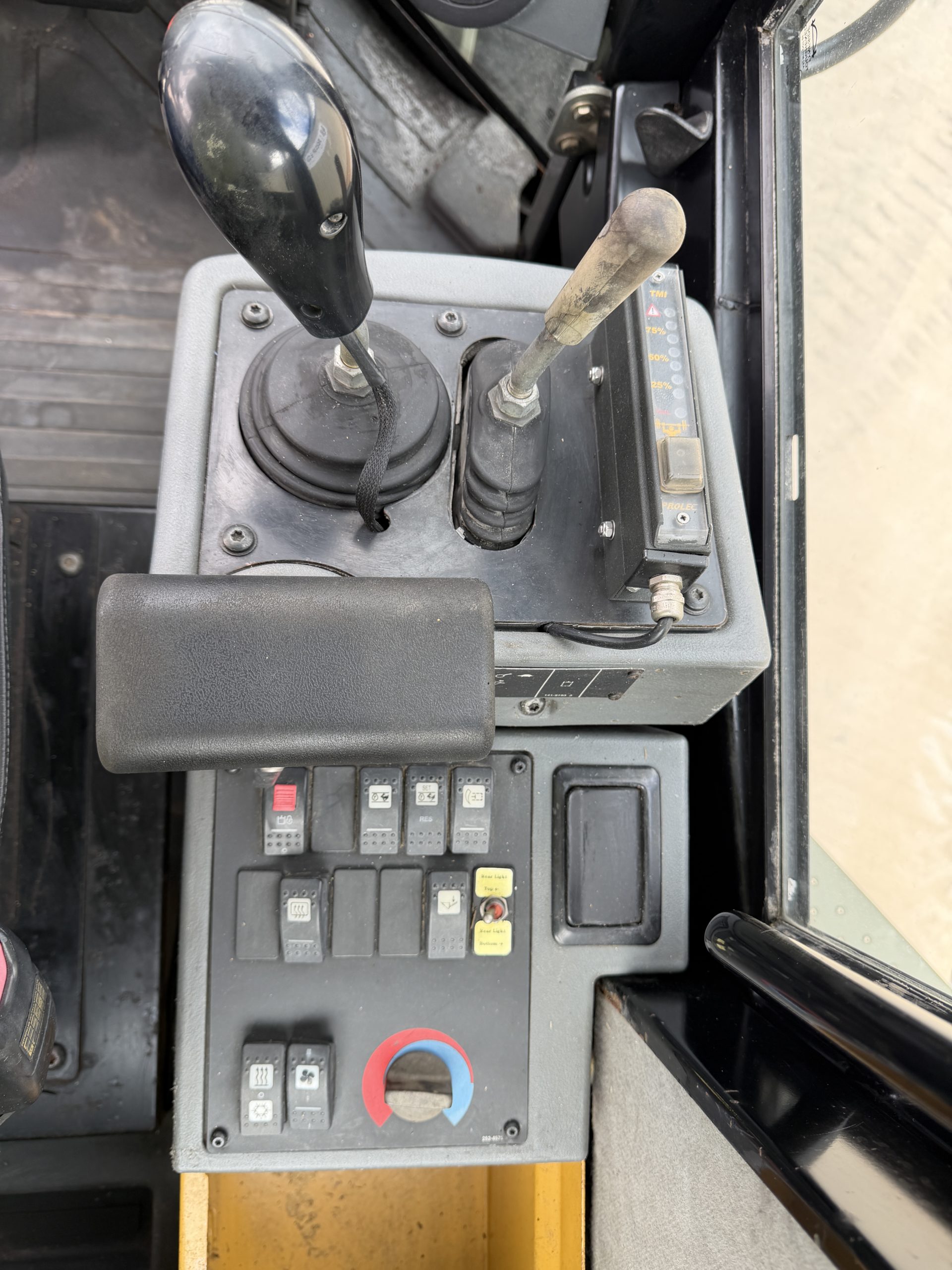 Caterpillar 928H/IT28 Rough Terrain Forklift