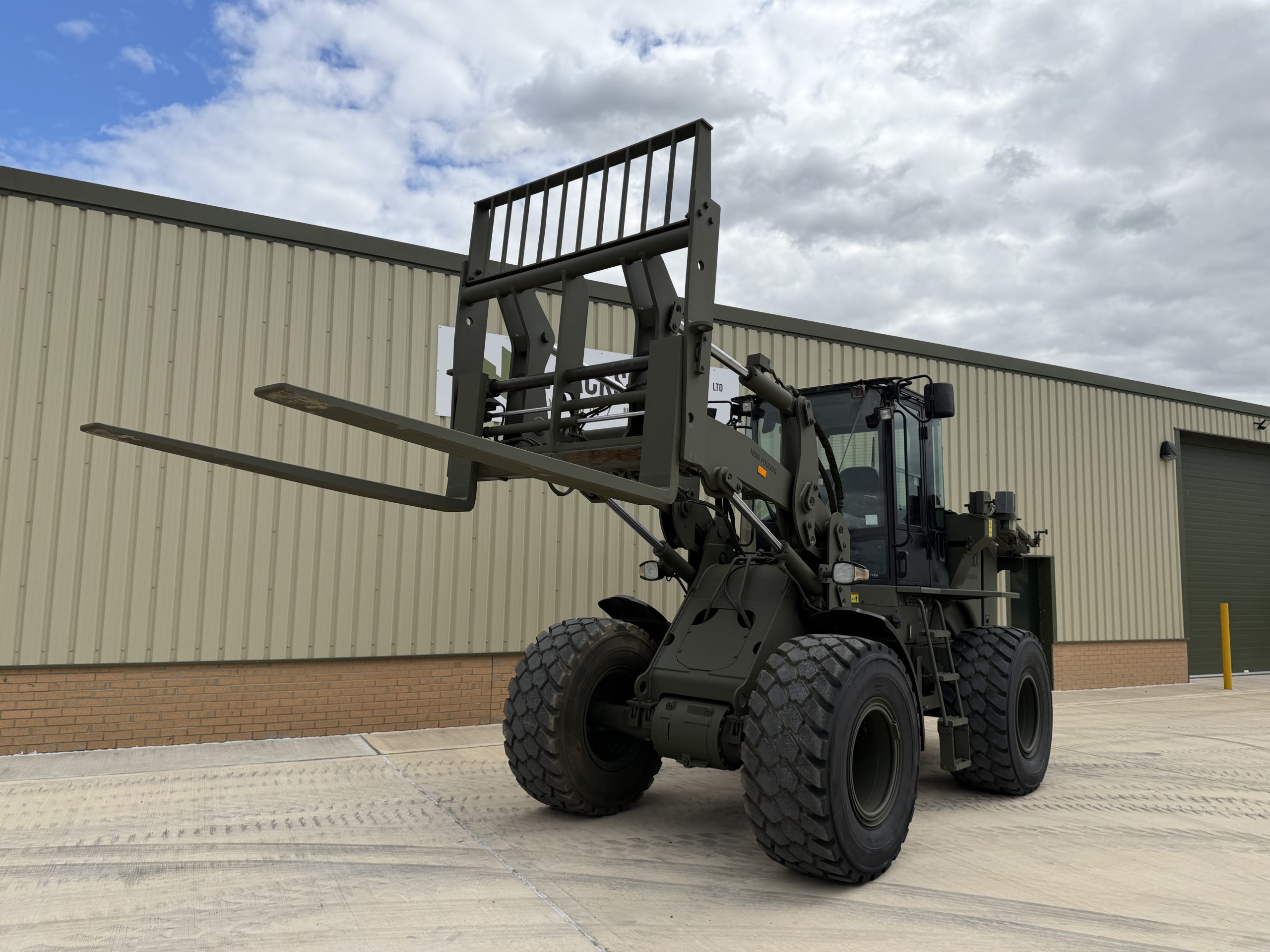 Caterpillar 928H/IT28 Rough Terrain Forklift
