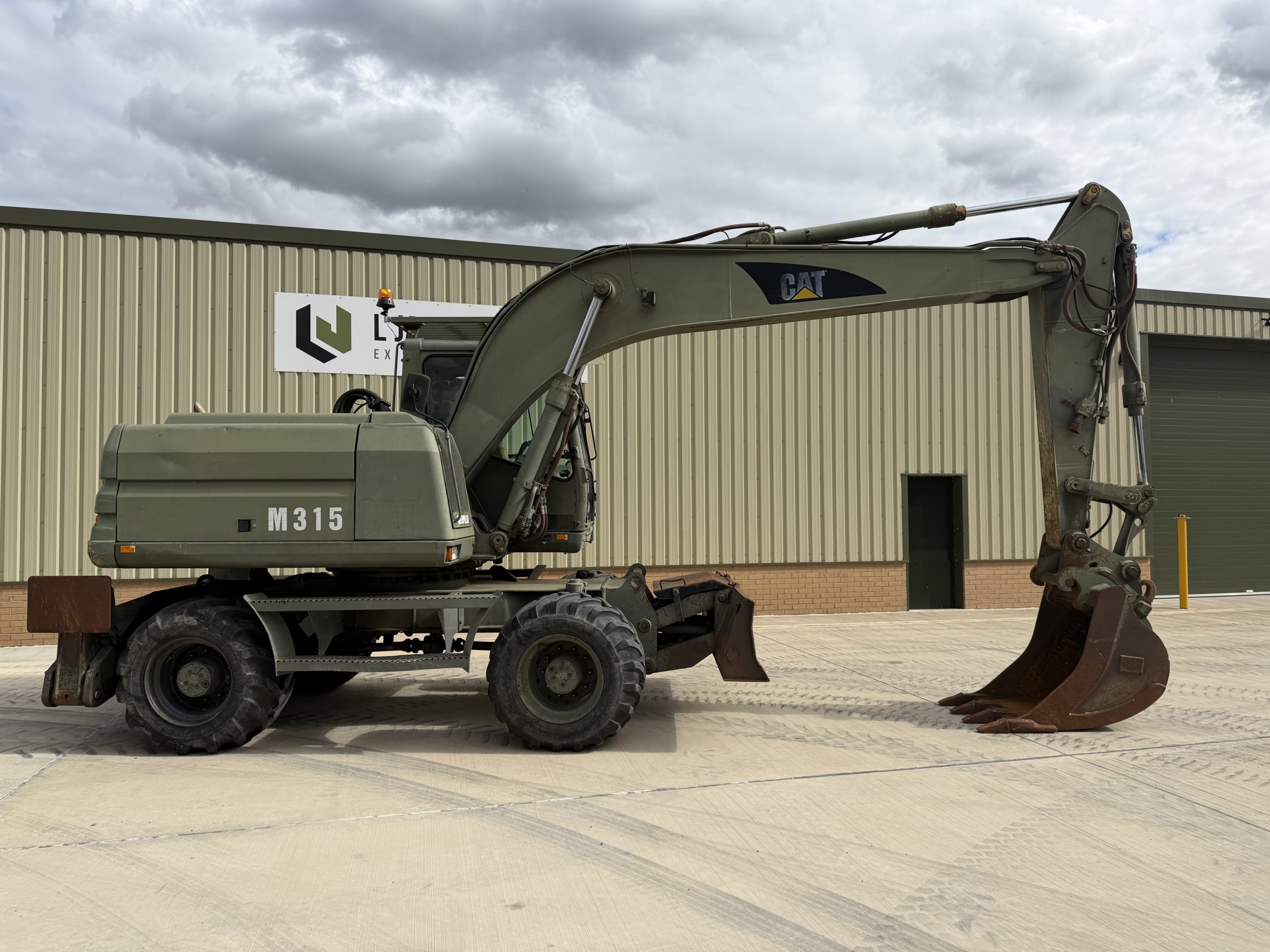 Caterpillar 315M Wheeled Excavator