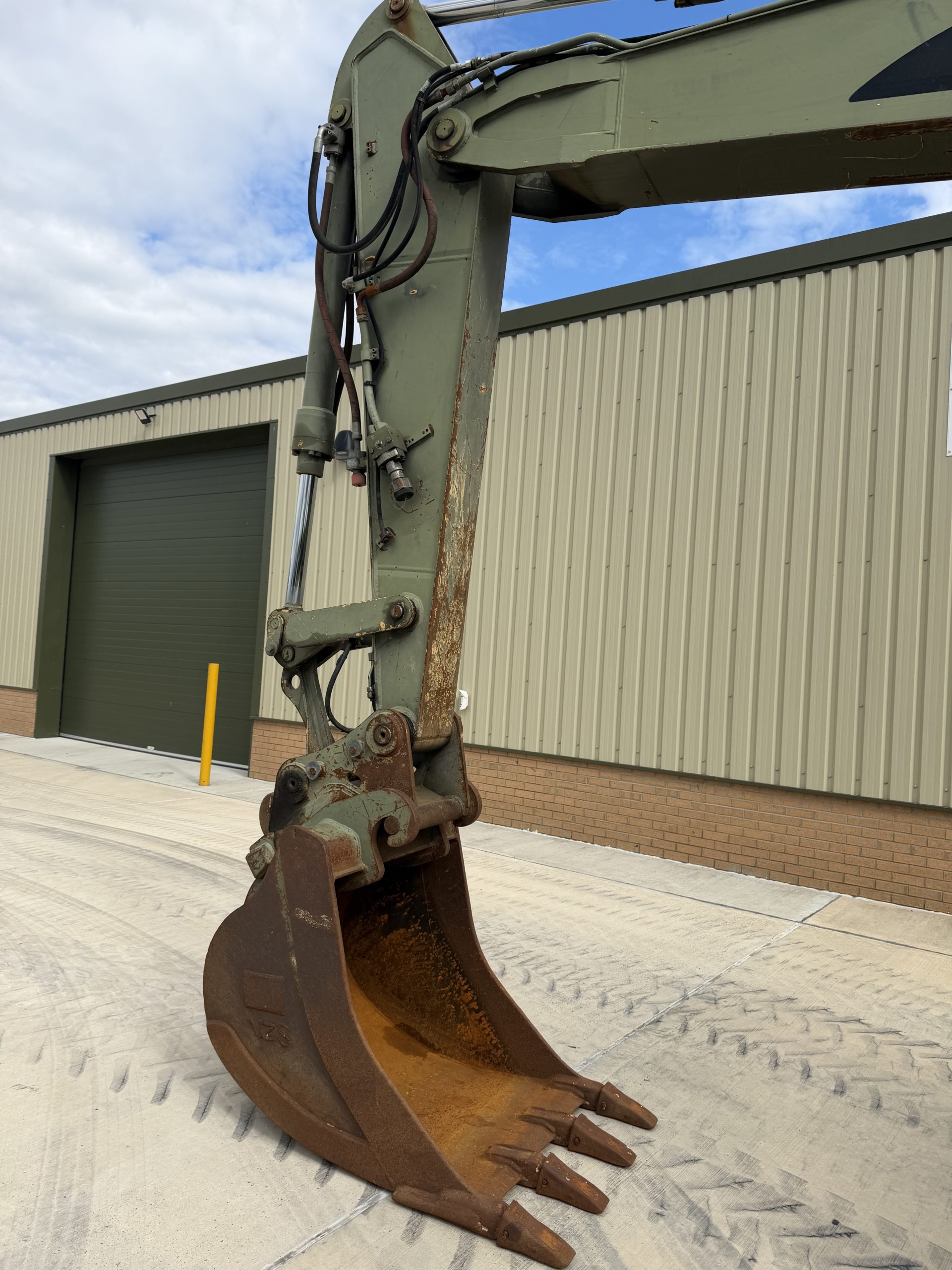 Caterpillar 315M Wheeled Excavator