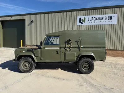 Land Rover Defender Wolf 010