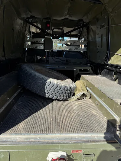 Land Rover Defender Wolf 013