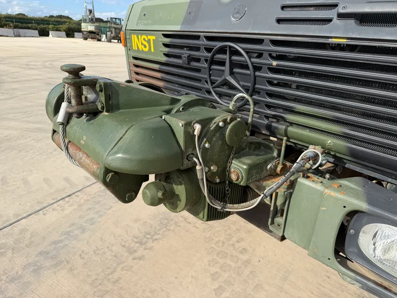 Mercedes Unimog U1300L Cargo Winch Truck 007