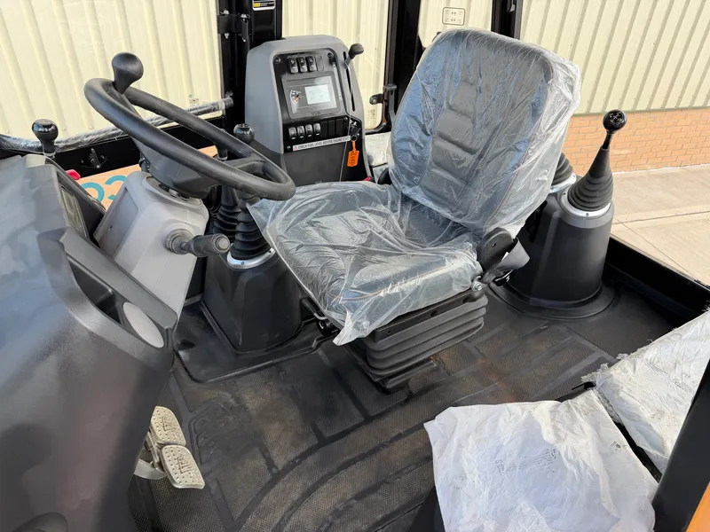 JCB 3DX Backhoe Loader 012