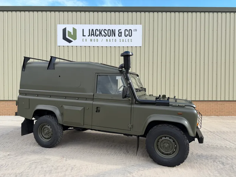 Land Rover Defender Wolf 110 Winterised/Waterproof 003