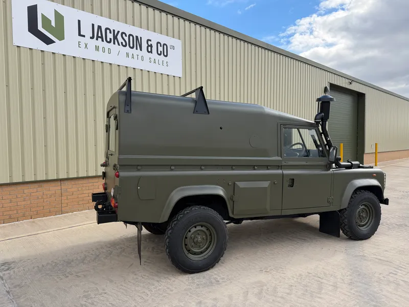 Land Rover Defender Wolf 110 Winterised/Waterproof 004