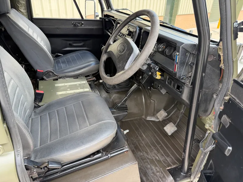 Land Rover Defender Wolf 110 Winterised/Waterproof 005