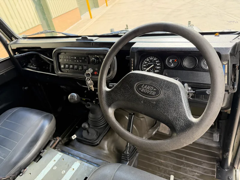 Land Rover Defender Wolf 110 Winterised/Waterproof 008