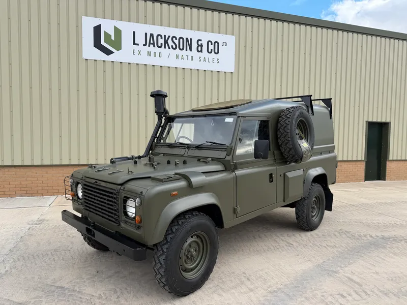 Land Rover Defender Wolf 110 Winterised/Waterproof 011
