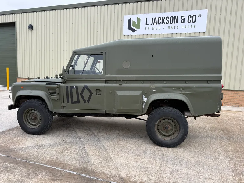 Land Rover Defender Wolf 110 Hard Top 015
