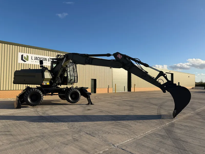 Caterpillar M318 Wheeled Excavator 016