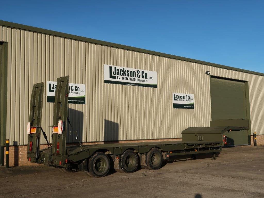 Broshuis E2130 Tri Axle Step Frame Low Loader Trailer