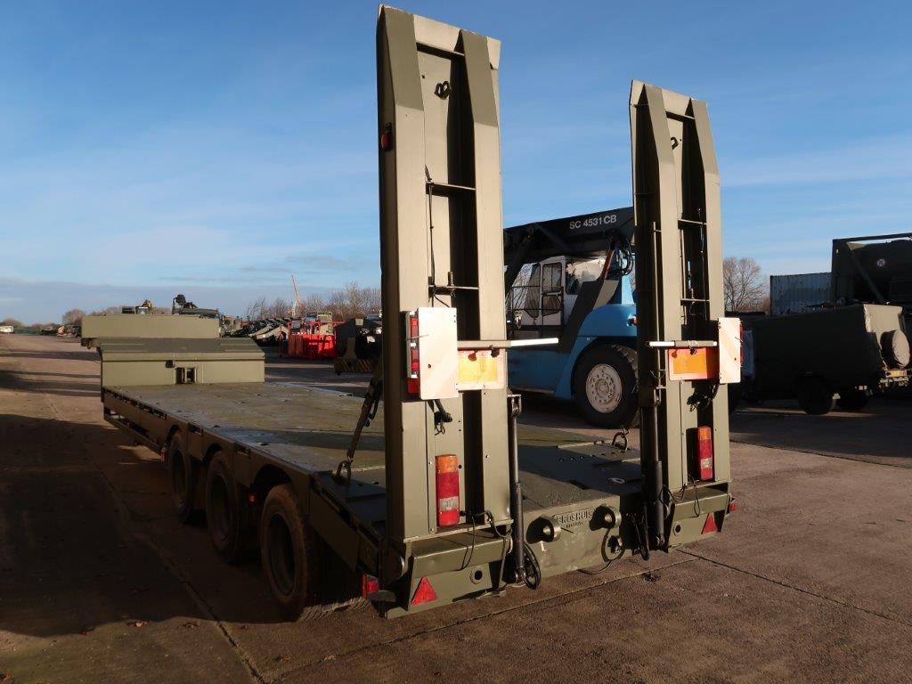 Broshuis E2130 Tri Axle Step Frame Low Loader Trailer