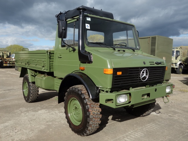 Mercedes Unimog U1300L 4×4 Drop Side Cargo Truck