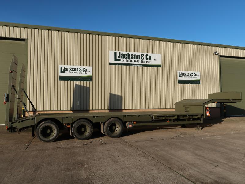 Broshuis E2130 Tri Axle Step Frame Low Loader Trailer