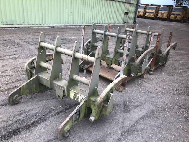 1043 - Ripper Attachment