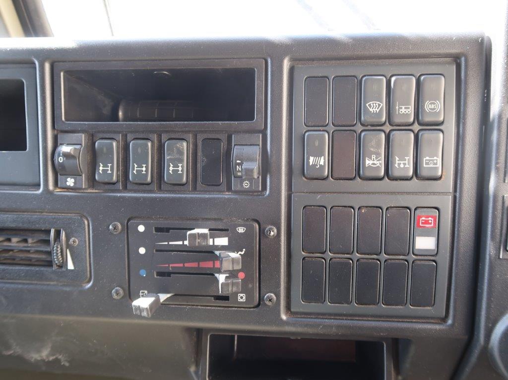 MAN HX60 18.330 4×4 Cargo Winch Truck