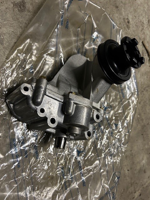 Oil Pump (Merc)