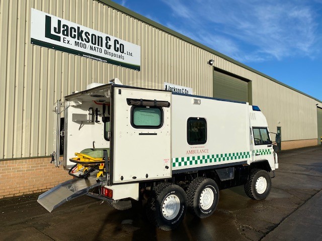Pinzgauer 718 6×6 Ambulances