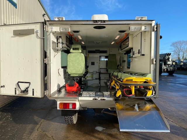 Pinzgauer 718 6×6 Ambulances
