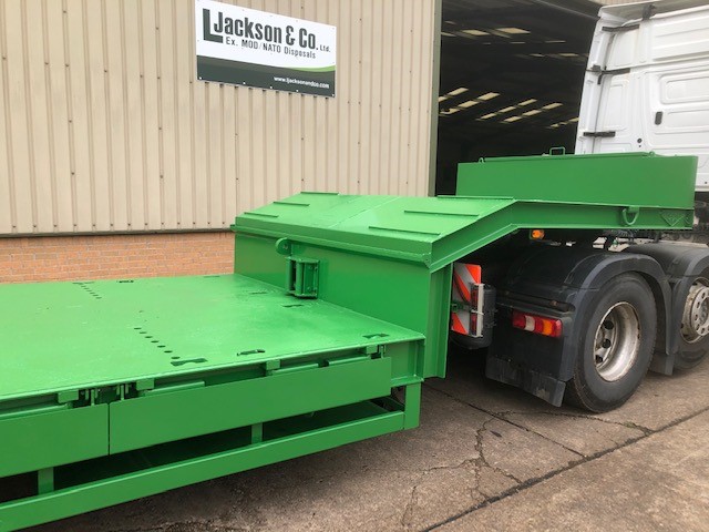 Broshuis E2130 Tri Axle Step Frame Low Loader Trailer